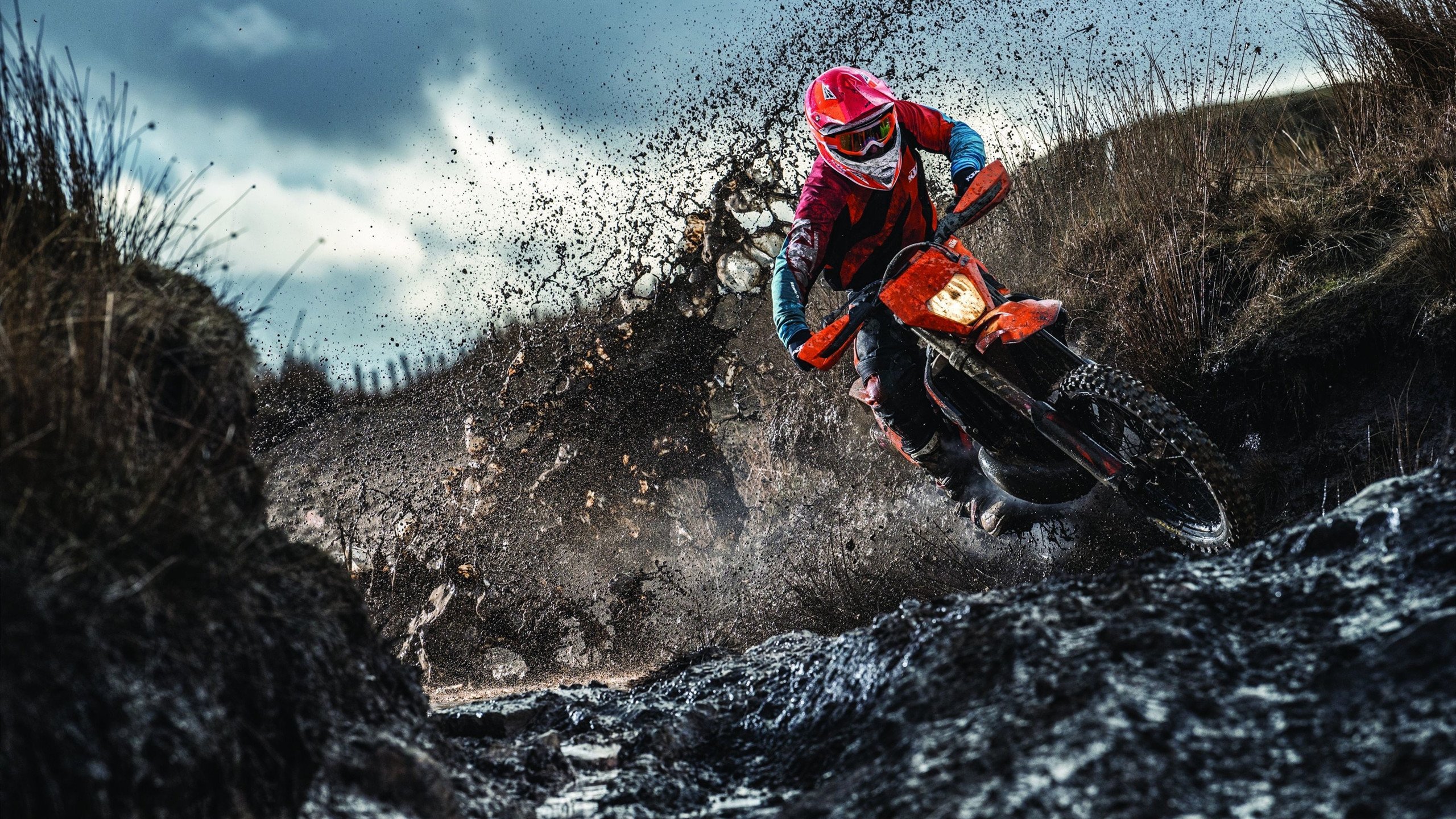 自由泳中距离韩国节奏掌控良好，4ⅹ200自由泳