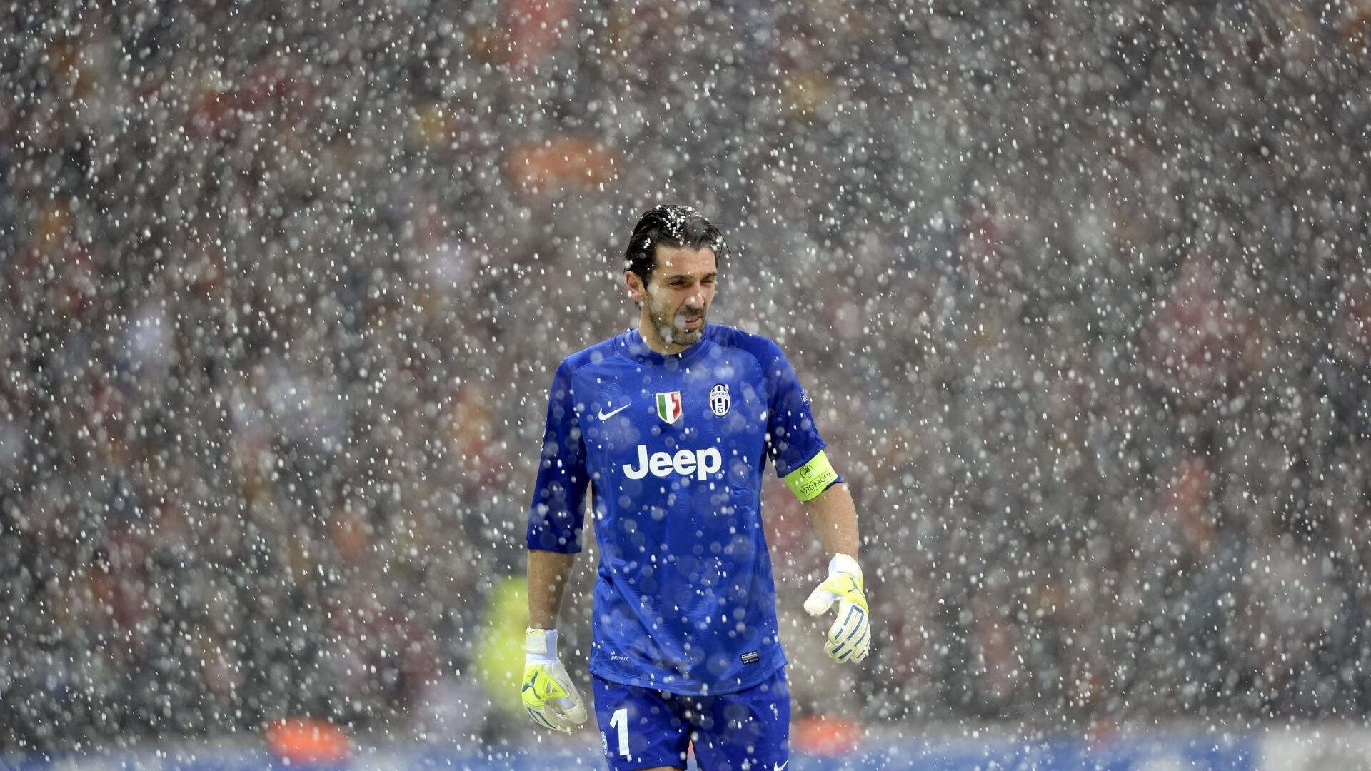 朝鲜女足卫冕之路坚定,2-0轻取巴西晋级决赛,朝鲜女足球